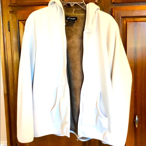 e studio Tops - ❤️LAST CHANCE, DONATE 3/13!❤️